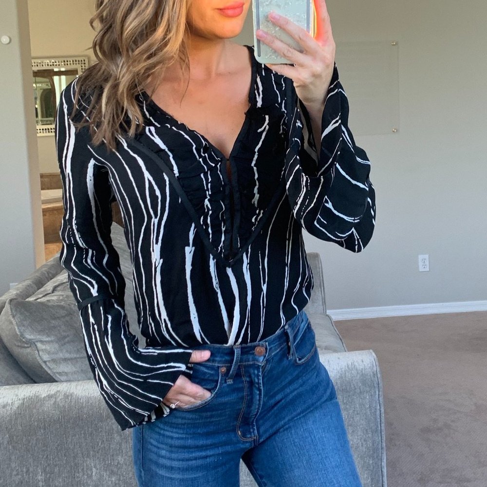 Dana Buchman Silk Bell Sleeve Blouse Top Striped 4